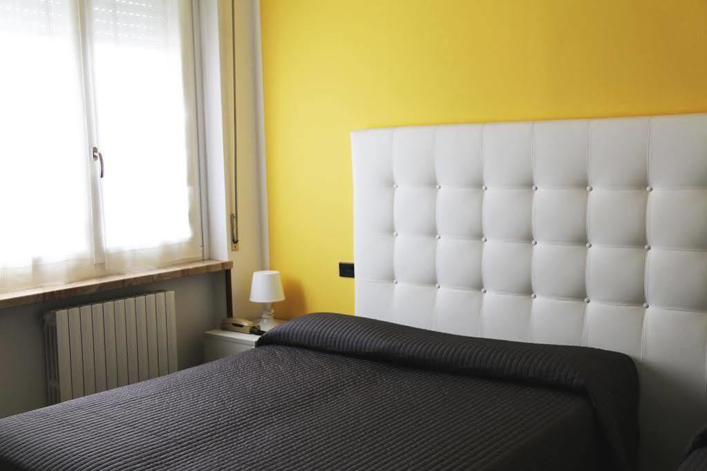 Albergo Al Sole Castelnuovo del Garda Exterior foto